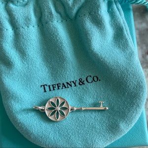 Tiffany & Co. daisy key pendant